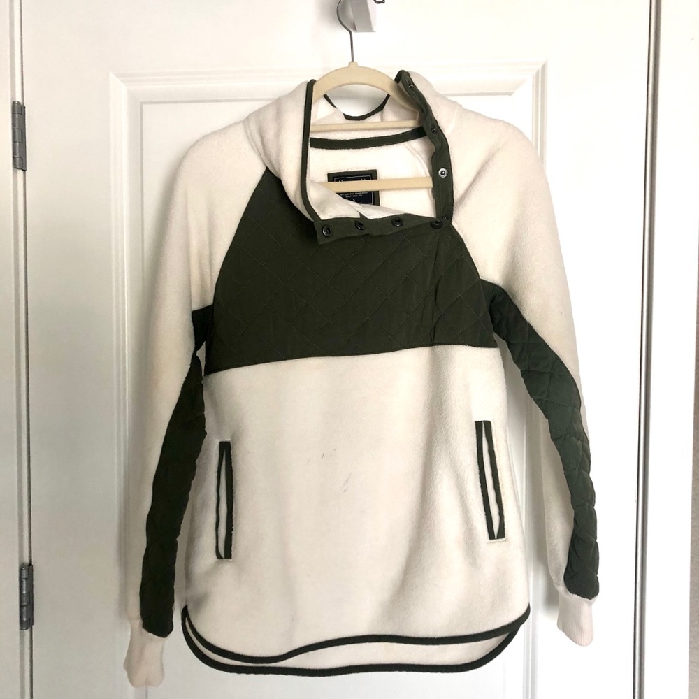 Green and white A&F fleece pullover